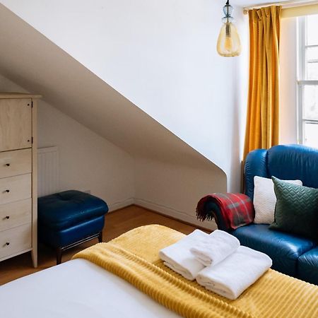 Charming 3 Bedroom Apartment In The Heart Of Vibrant Old Town Edinburgh Dış mekan fotoğraf