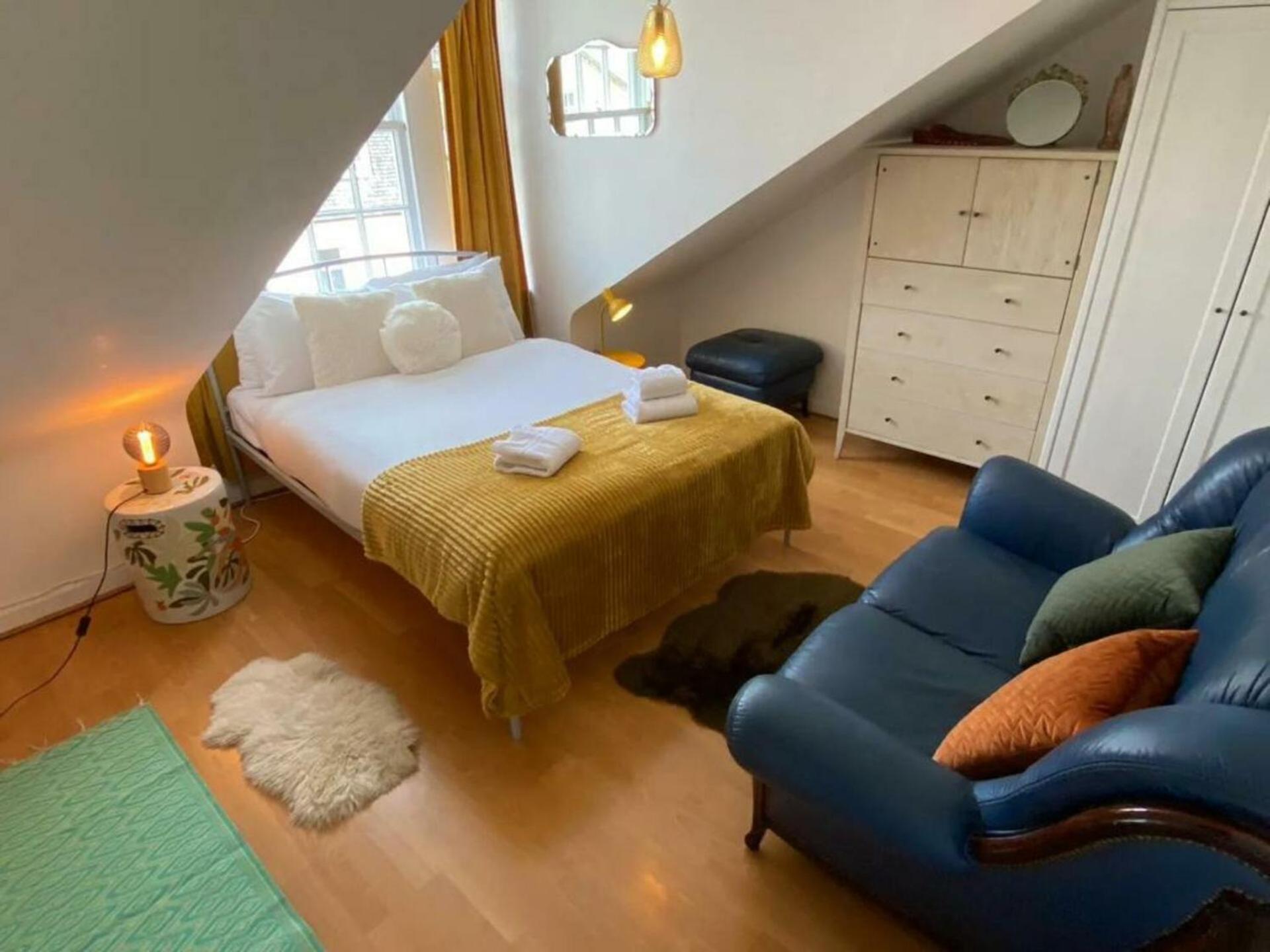 Charming 3 Bedroom Apartment In The Heart Of Vibrant Old Town Edinburgh Dış mekan fotoğraf